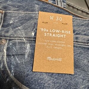 Madewell '90s Low-Rise Straight Jeans in Arlee Wash